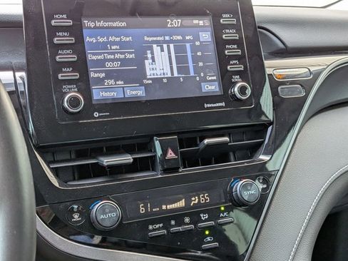 Used 2023 Toyota Camry SE FWD image 5