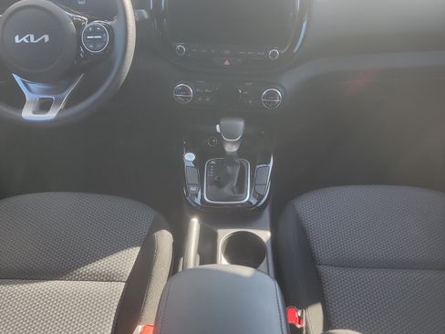 Used 2023 Kia Soul S FWD image 9