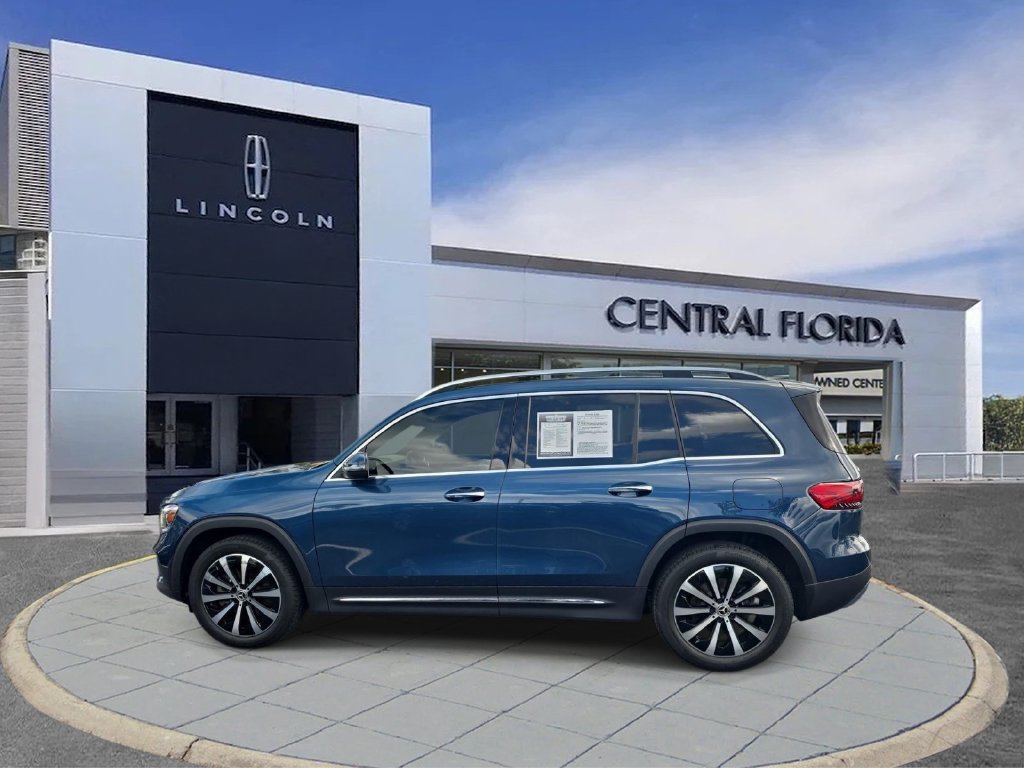 Used 2023 Mercedes-Benz GLB 250 4MATIC w/ Premium Package image 8