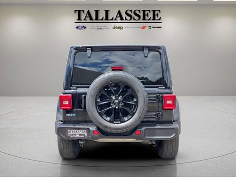 Used 2024 Jeep Wrangler Unlimited Sahara AWD/4WD image 16