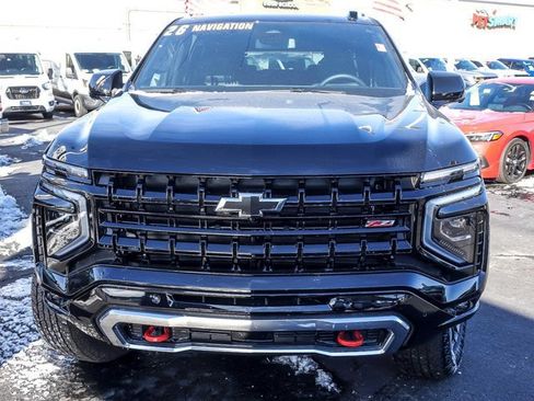 Used 2026 Chevrolet Suburban Z71 image 5