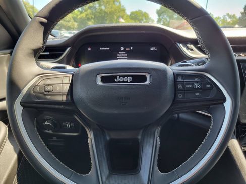 Used 2023 Jeep Grand Cherokee L Laredo AWD/4WD image 13