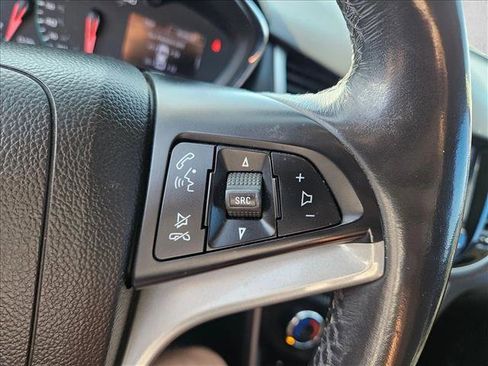 Used 2019 Chevrolet Trax LT w/ LT Convenience Package image 19