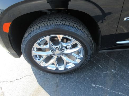 Used 2022 GMC Yukon Denali w/ Denali Premium Package AWD/4WD image 14