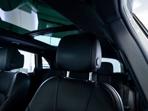 Used 2020 Porsche Macan image 32