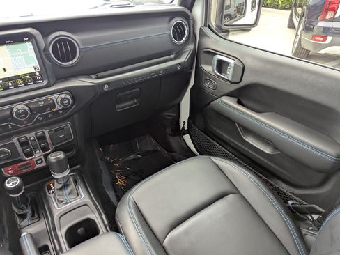Used 2021 Jeep Wrangler Unlimited Rubicon 4xe w/ Safety Group AWD/4WD image 18