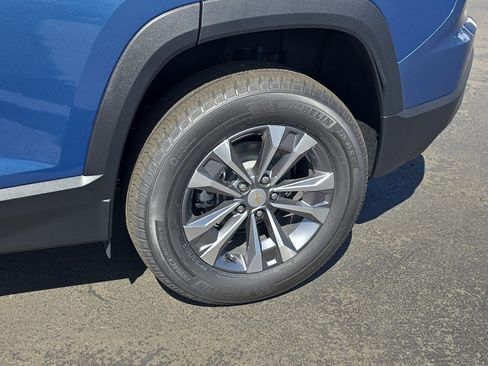 New 2026 Chevrolet Equinox LT w/ Safety and Technology Package AWD/4WD image 11