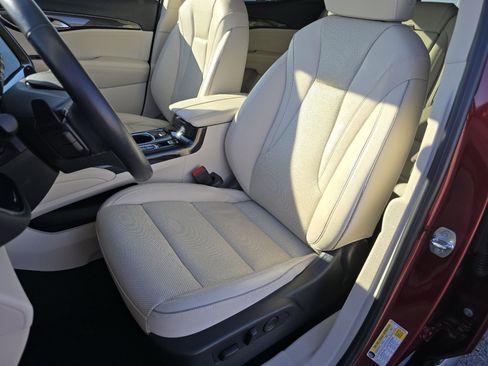 Used 2021 Buick Envision Essence image 30