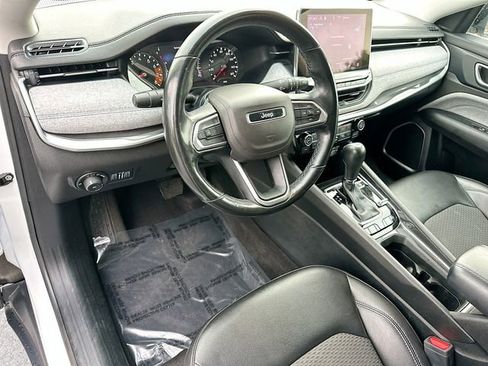 Certified 2022 Jeep Compass Latitude w/ Convenience Group image 9