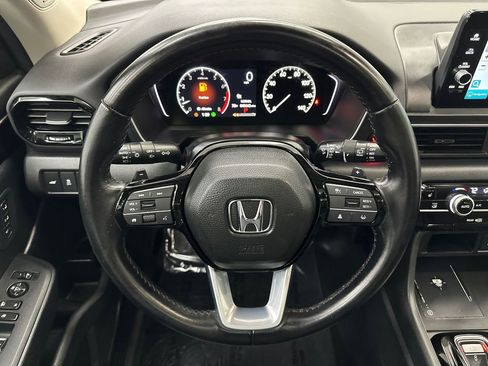 Certified 2025 Honda Pilot Touring image 27