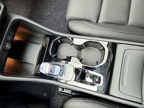 New 2026 Volvo XC40 B5 Ultra w/ Climate Package image 22