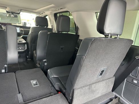 New 2025 Ford Expedition Platinum w/ Driver's Package image 31