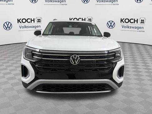 New 2026 Volkswagen Atlas Peak Edition AWD/4WD image 2
