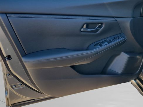 Certified 2025 Nissan Sentra S image 17