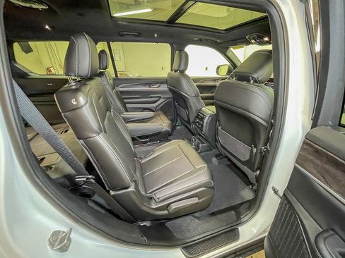 New 2025 Jeep Grand Cherokee L Limited w/ Luxury Tech Group II image 4