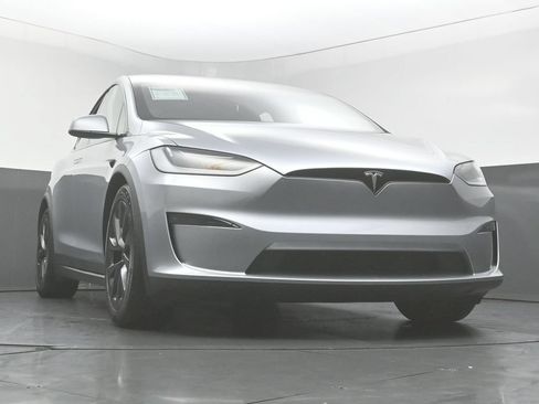 Used 2025 Tesla Model X AWD/4WD image 46