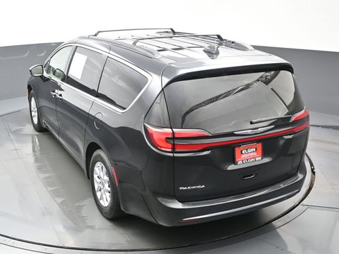 Used 2022 Chrysler Pacifica Touring-L FWD image 37
