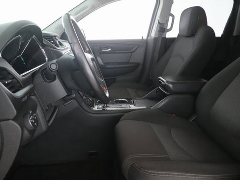 Used 2016 Chevrolet Traverse LT w/ Style and Technology Package image 16