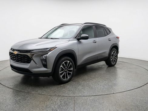 Used 2025 Chevrolet TrailBlazer LT image 3