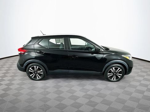 Used 2019 Nissan Kicks SV FWD image 11