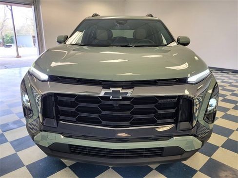 Used 2025 Chevrolet Equinox ACTIV image 2