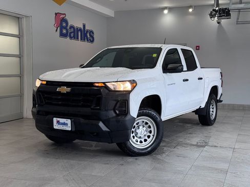Used 2023 Chevrolet Colorado W/T w/ Advanced Trailering Package image 2