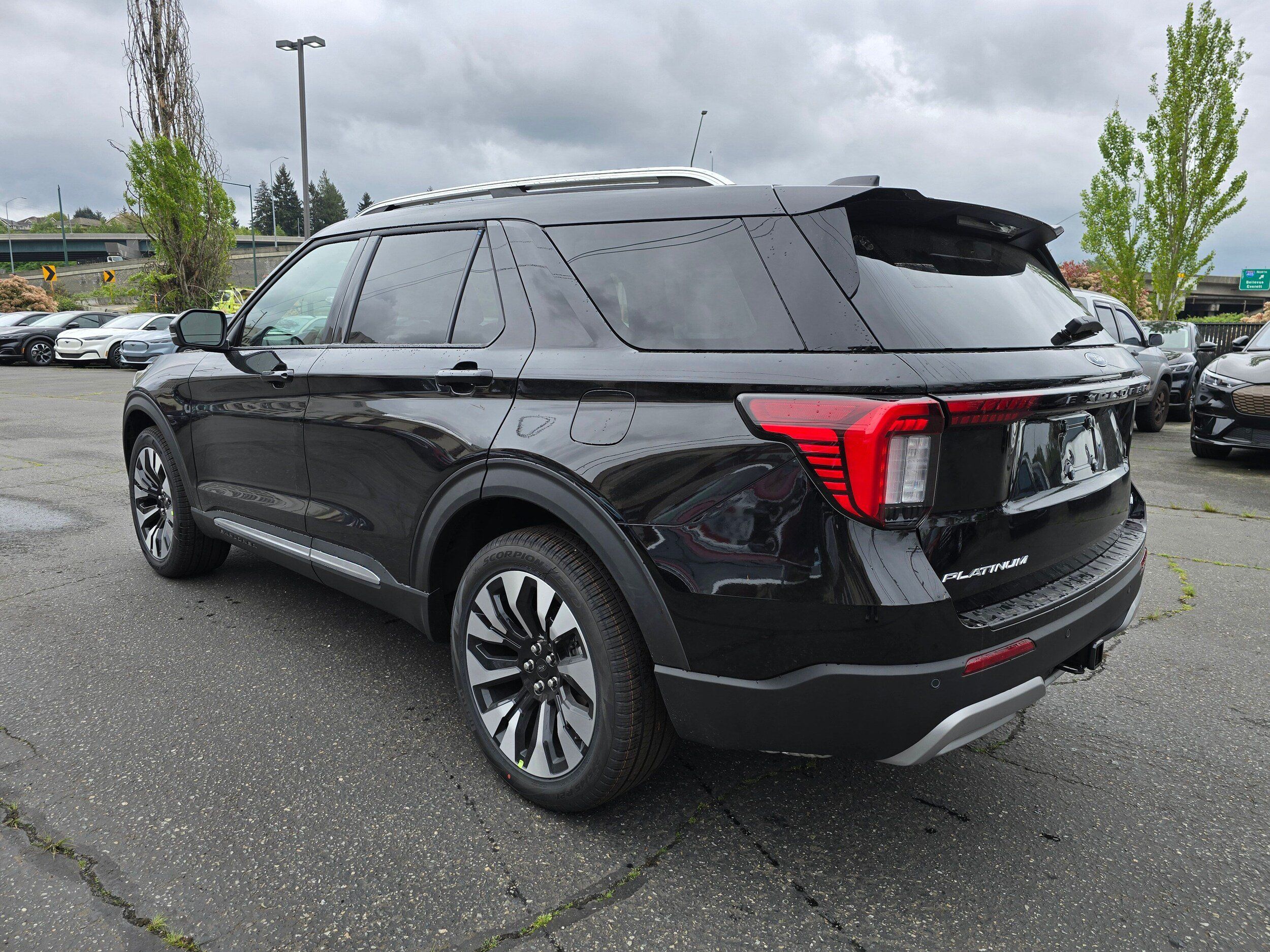 New 2026 Ford Explorer Platinum w/ LUX Leather Package AWD/4WD image 7