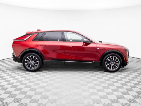 New 2026 Cadillac Lyriq Sport image 7