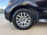Used 2011 Nissan Pathfinder LE w/ Navigation Pkg image 5