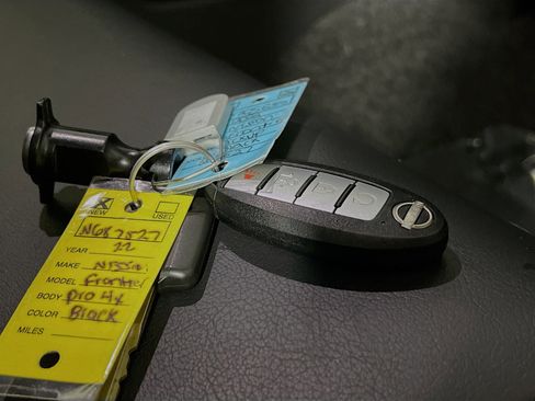 Used 2022 Nissan Frontier PRO-4X w/ Pro-4X Premium Package image 37