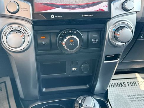Used 2021 Toyota 4Runner SR5 AWD/4WD image 33
