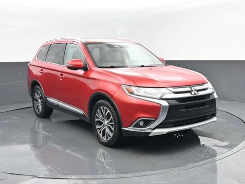 Used 2018 Mitsubishi Outlander GT AWD/4WD image 3