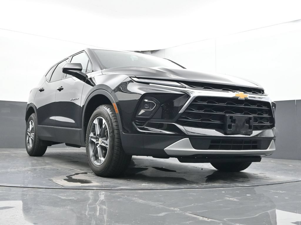 Used 2025 Chevrolet Blazer LT FWD image 25