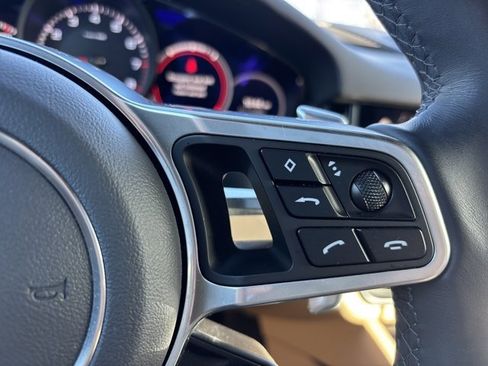 Used 2022 Porsche Cayenne Coupe image 29