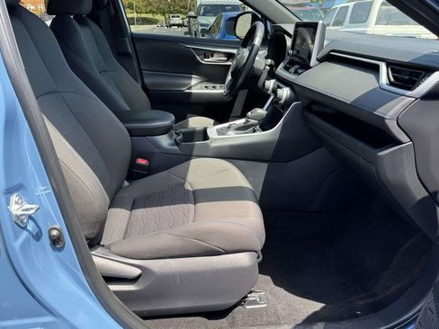 Used 2025 Toyota RAV4 SE AWD/4WD image 13