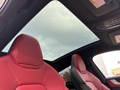 Used 2025 Porsche Cayenne S image 17