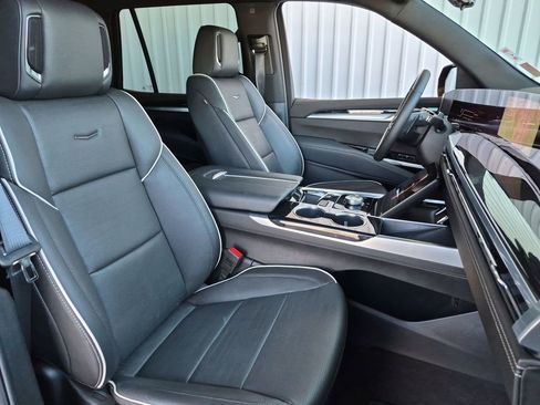 Used 2025 Cadillac Escalade Sport w/ Touring Package AWD/4WD image 20