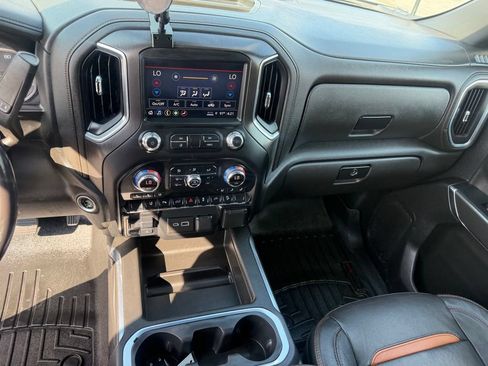 Used 2022 GMC Sierra 2500 AT4 w/ Driver Alert Package I AWD/4WD image 34