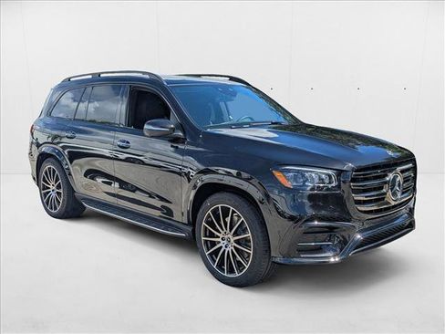 New 2026 Mercedes-Benz GLS 580 4MATIC image 6