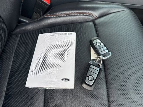 Used 2024 Ford F250 Lariat w/ Chrome Package image 27