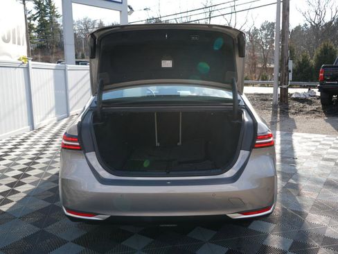 Used 2024 BMW 530i xDrive w/ Convenience Package image 48