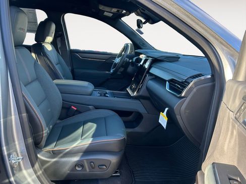 New 2026 GMC Acadia AT4 w/ Luxury Package image 10