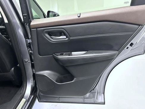 Certified 2023 Nissan Rogue SL w/ SL Premium Package AWD/4WD image 17