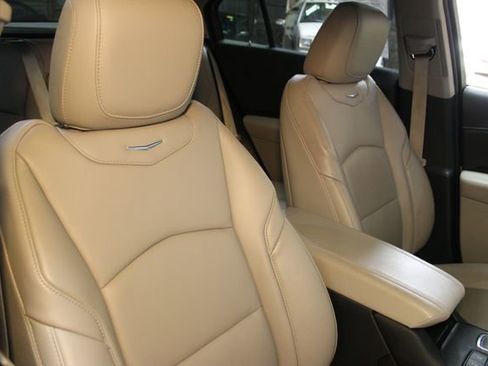 Used 2021 Cadillac XT4 Premium Luxury w/ Sun And Sound Package image 11