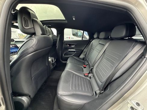 Used 2024 Mercedes-Benz GLC 300 4MATIC image 21