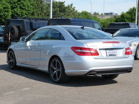 Used 2011 Mercedes-Benz E 550 Coupe image 3