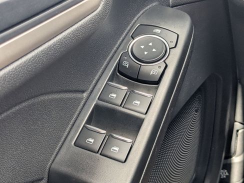 Used 2022 Ford Escape SE w/ Cold Weather Package image 23