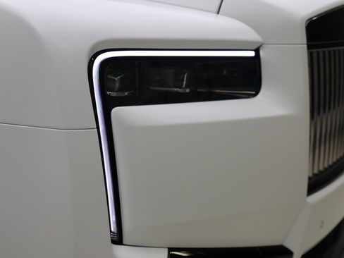 Certified 2025 Rolls-Royce Cullinan Black Badge AWD/4WD image 50