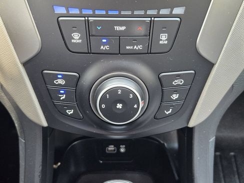Used 2018 Hyundai Santa Fe Sport FWD image 13