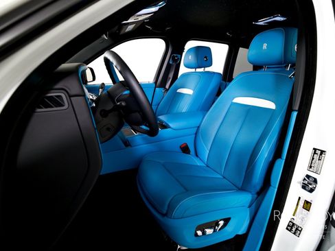 Used 2024 Rolls-Royce Cullinan AWD/4WD image 13